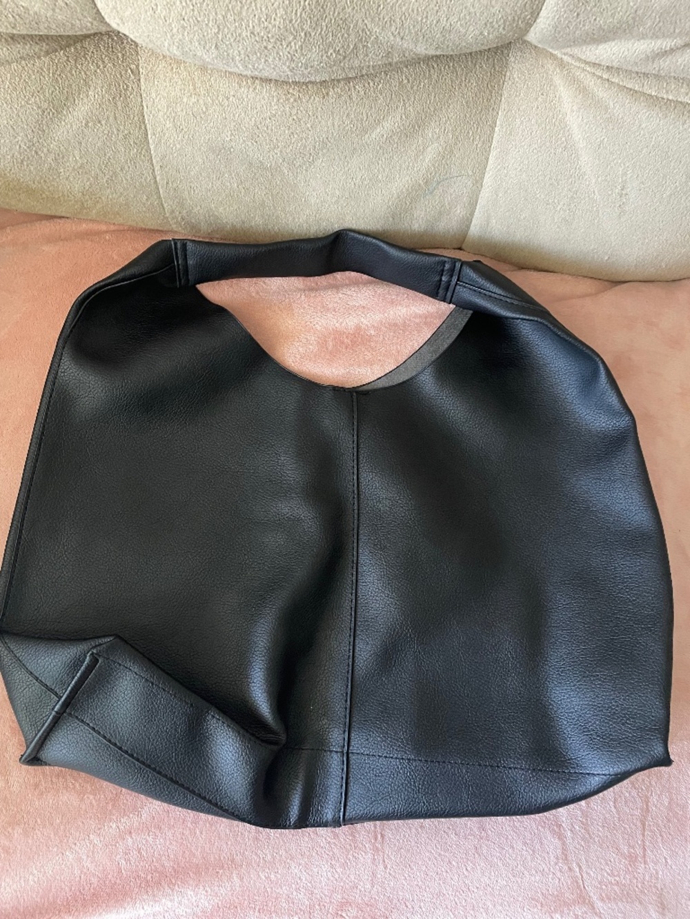 New leather bag . No name